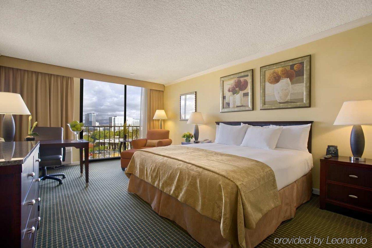 Hilton Irvine/Orange County Airport Hotel Ruang foto